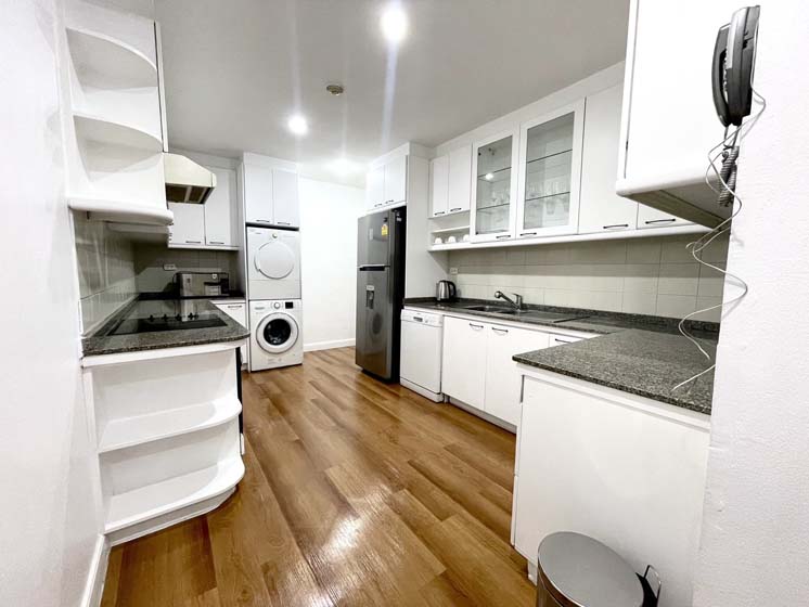 Apartment in Phaholyothin 